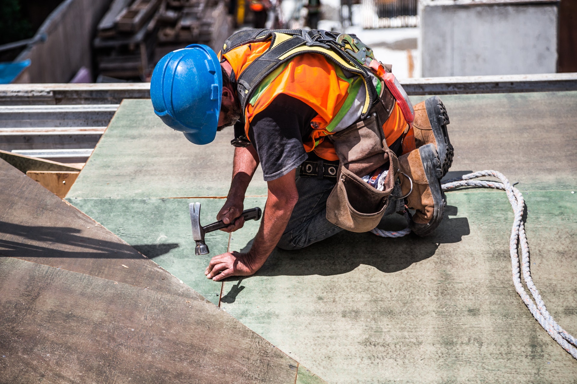 Builder working on a project following their rights and obligations